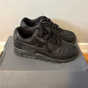Nike Black Leather Air Max Low-Top Sneakers